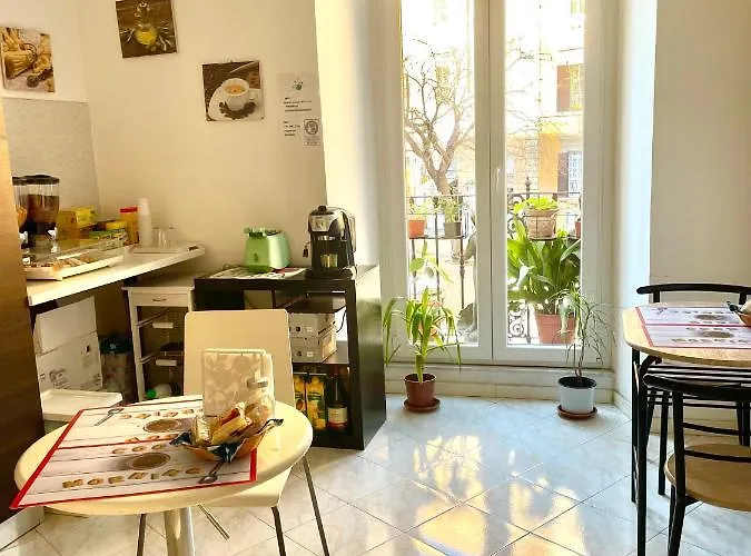 A In Oda ve Kahvaltı 4*